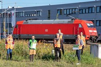 Lokomotive für Biodiversität im Land: Deutsche Bahn erhält Aus-zeichnung für ihr Engagement zugunsten Biologischer Vielfalt